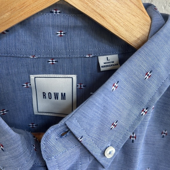 NWT ROWM Chambray Button Down Shirt with small design - Picture 5 of 8